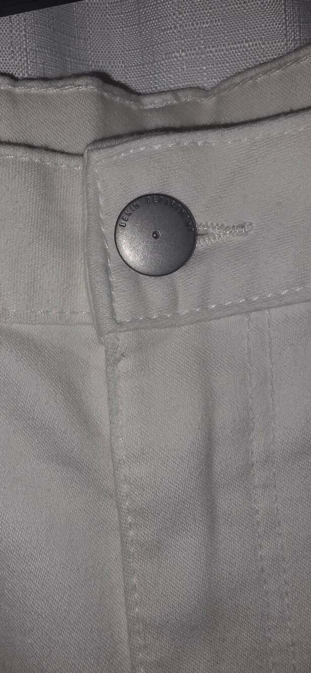 Anko NWT Plus Size 20/24 White Mid Rise Skinny Everyday Stretch Capri Jeans - Picture 3 of 8